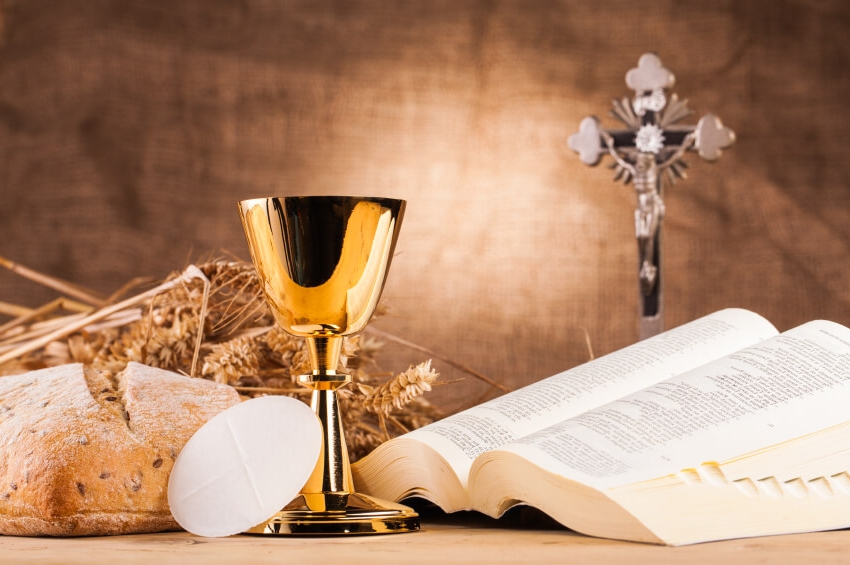 Mons.Nunzio Galantino “ALLA TUA MENSA, SIGNORE, RICEVIAMO IL PANE DI&nbsp;VITA”