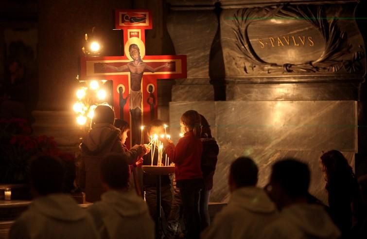 Dai «Discorsi» di san Gregorio Nazianzeno,”Serviamo Cristo nei&nbsp;polveri”