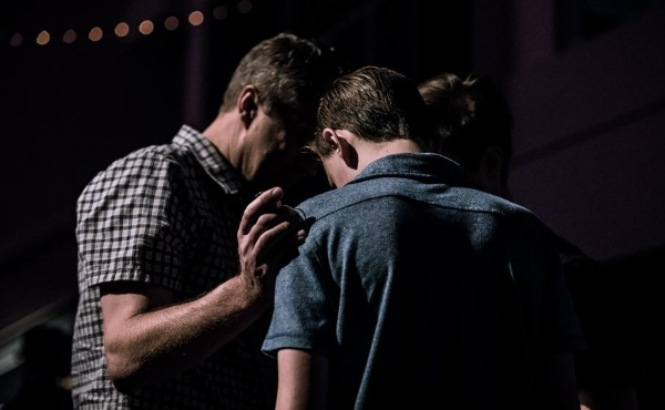 padre Ermes Ronchi”Se amiamo siamo capaci di correggere senza&nbsp;ferire”