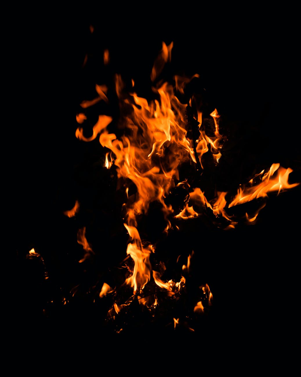 don Lucio D’abbraccio “Sono venuto a portare il fuoco sulla terra”