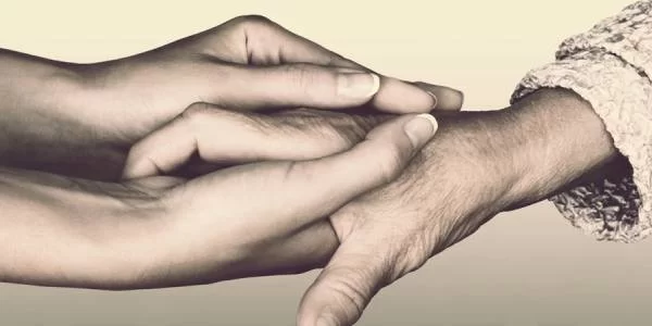 padre Ermes Ronchi “Possediamo soltanto ciò che doniamo agli altri”