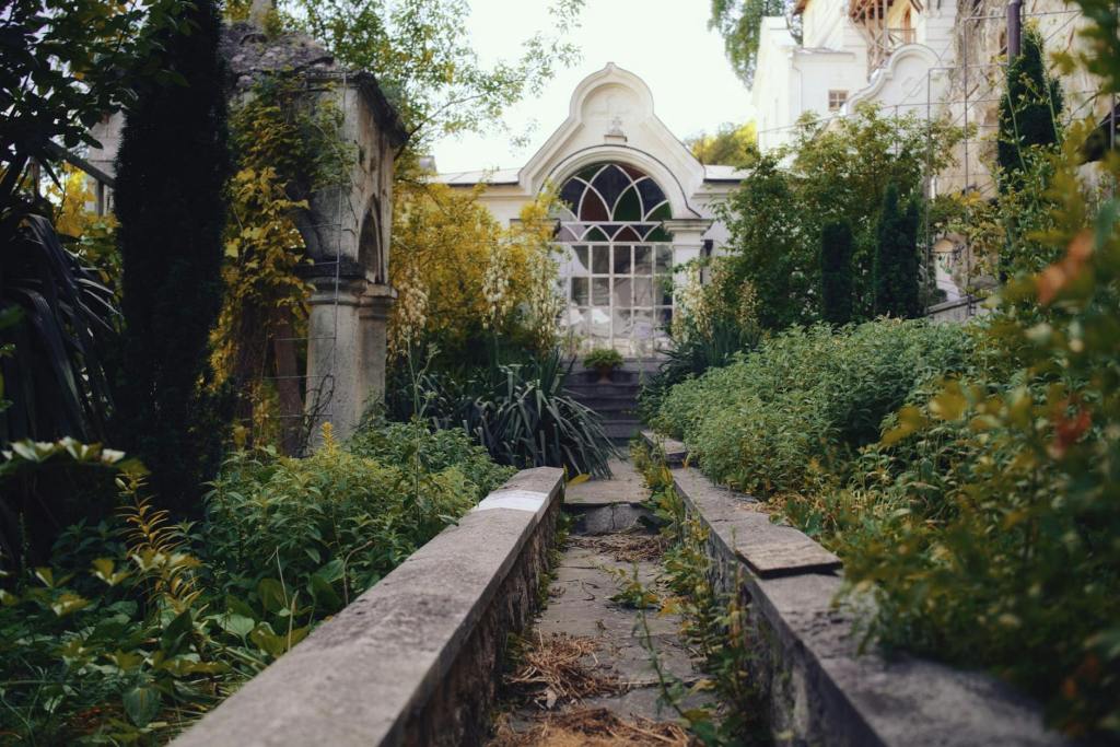 P. Gaetano Piccolo S.J.”Il giardino seccato. Storie di relazioni trascurate”